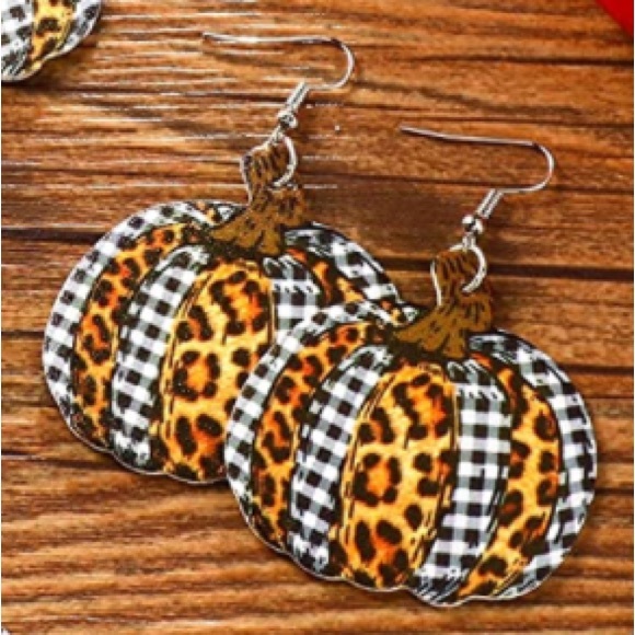 🦃 ✨3 for$20✨NWT Earrings✨ ✨Hand Crafted ✨Artisan!✨ 🍁 - Picture 1 of 8